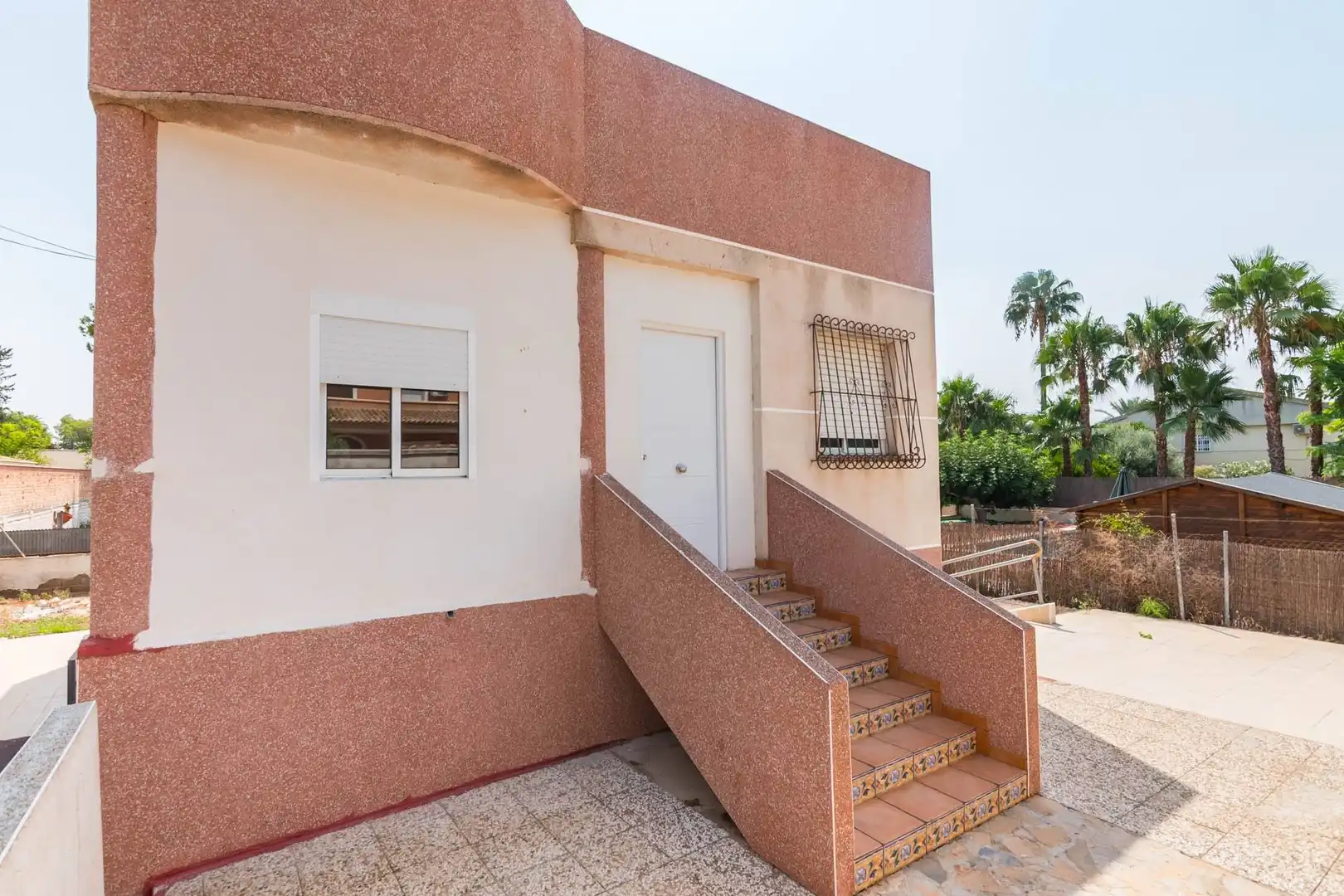 Außenansicht von Einfamilien-Reihenhaus zum Verkauf in Las Torres de Cotillas mit Klimaanlage, Privatgarten und Terrasse