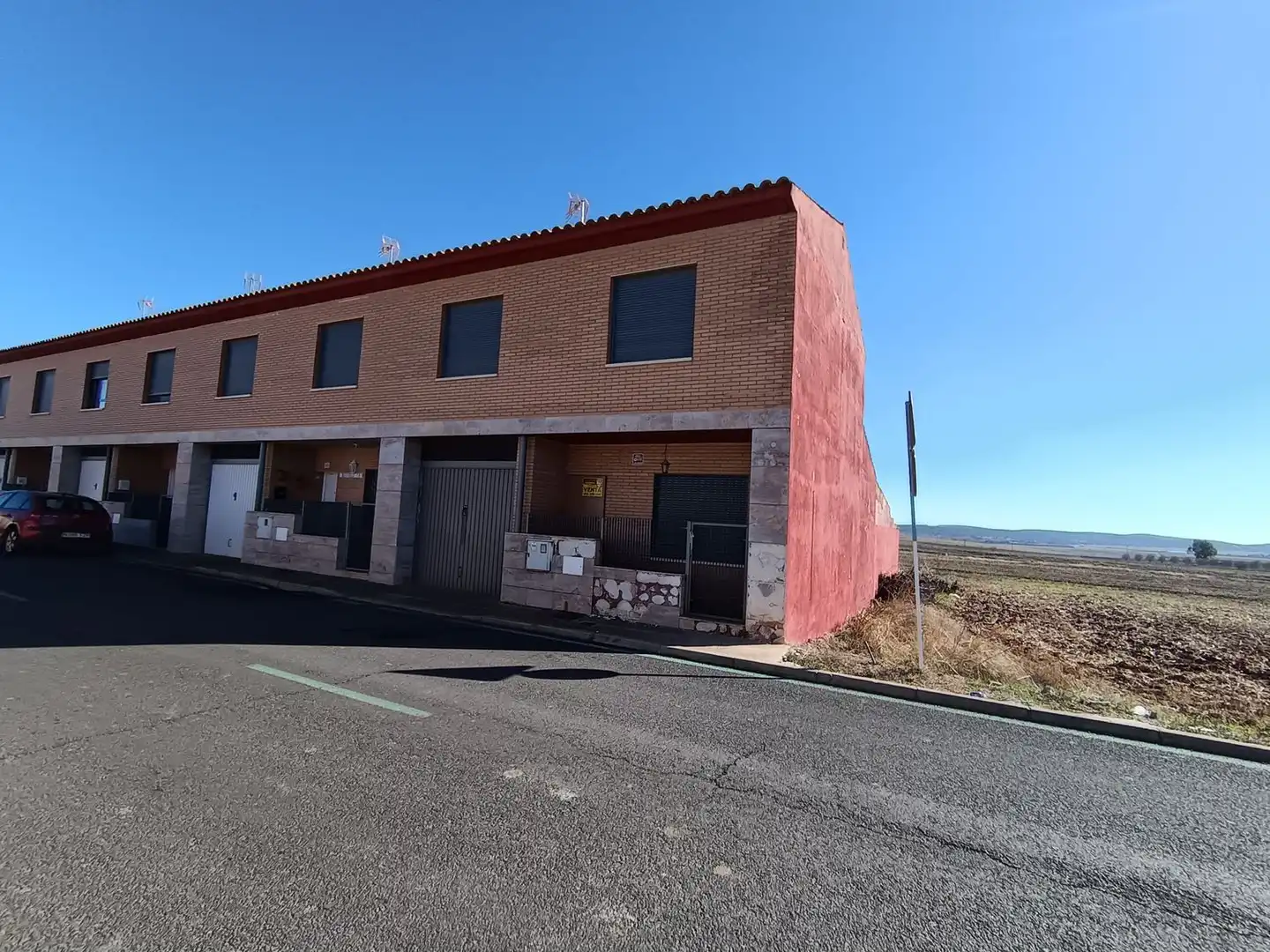 Vista exterior de Casa adosada en venta en Alcolea de Calatrava con Calefacción, Jardín privado y Piscina