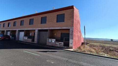 Photo 3 of Single-family semi-detached for sale in Ronda de las Flores, Alcolea de Calatrava, Ciudad Real
