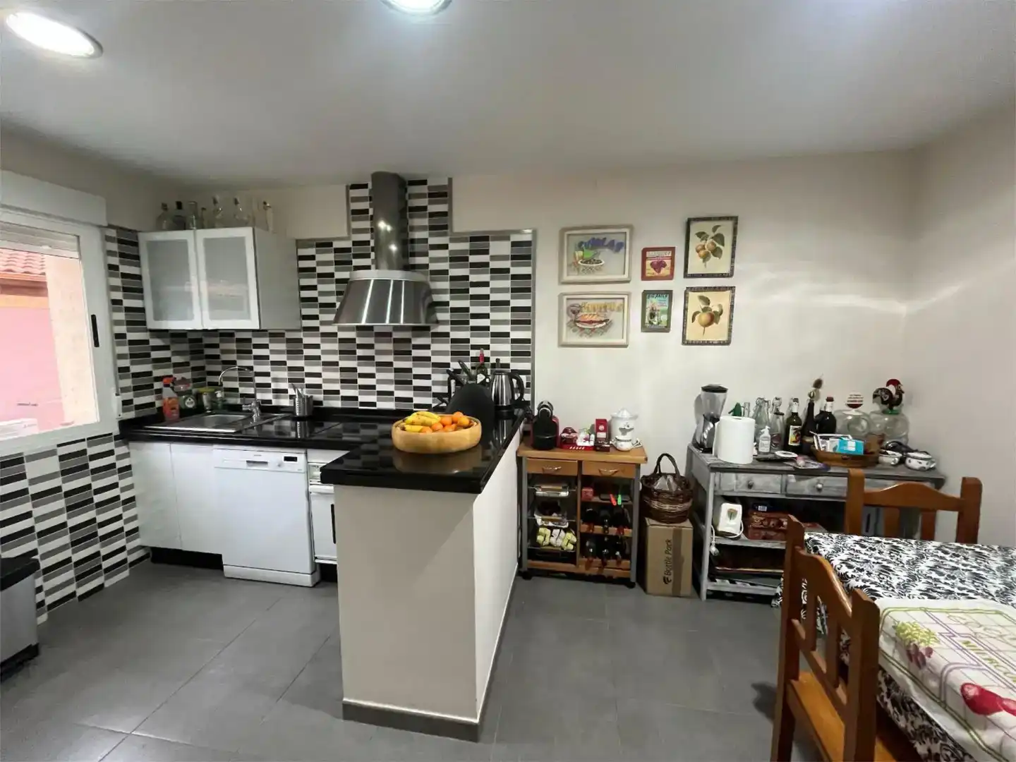 Cuina de Dúplex en venda en Zarza de Granadilla amb Aire condicionat, Parquet i Moblat