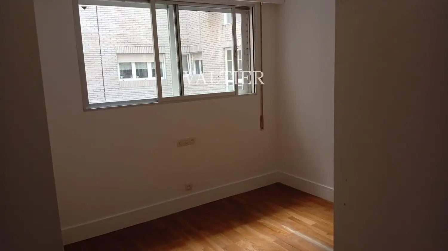 Bedroom of Flat for rent in Madrid  with Air Conditioner, Terrace and Swimming Pool