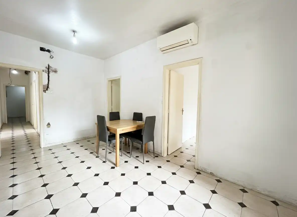 Comedor de Piso en venta en L'Hospitalet de Llobregat con Aire acondicionado