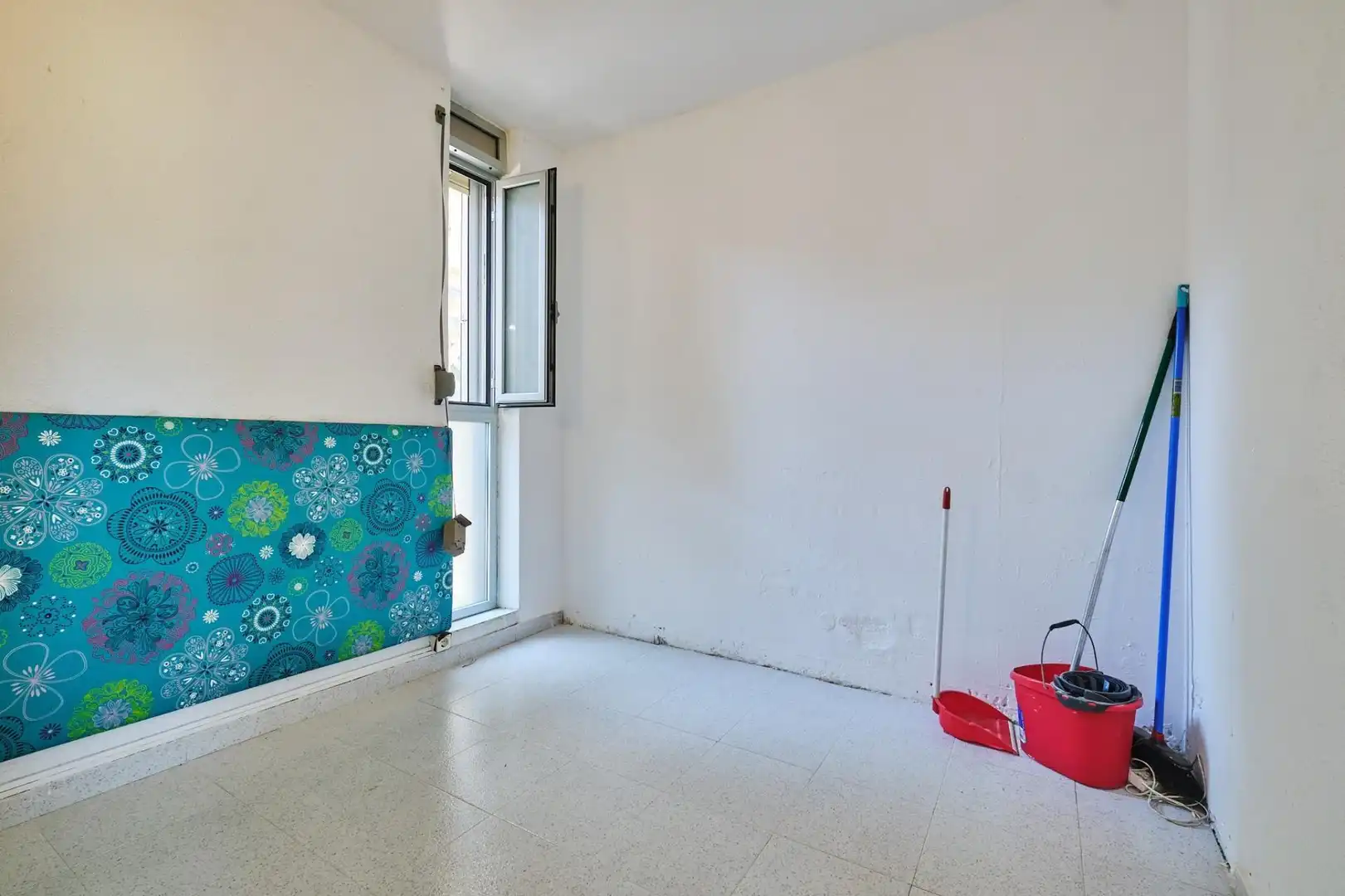 Habitación de Apartamento en venta en Gavà con Terraza y Piscina comunitaria