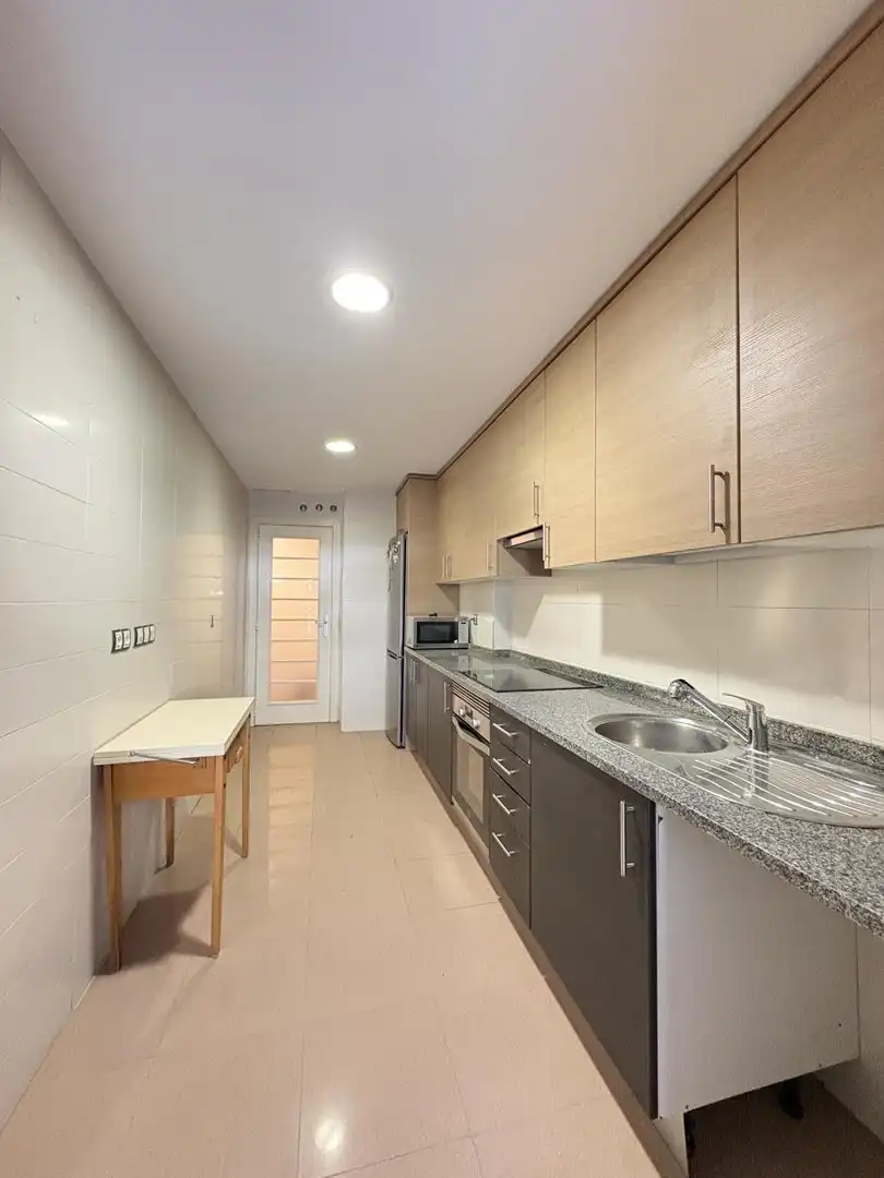 Cocina de Planta baja de alquiler en Las Rozas de Madrid con Aire acondicionado, Calefacción y Terraza