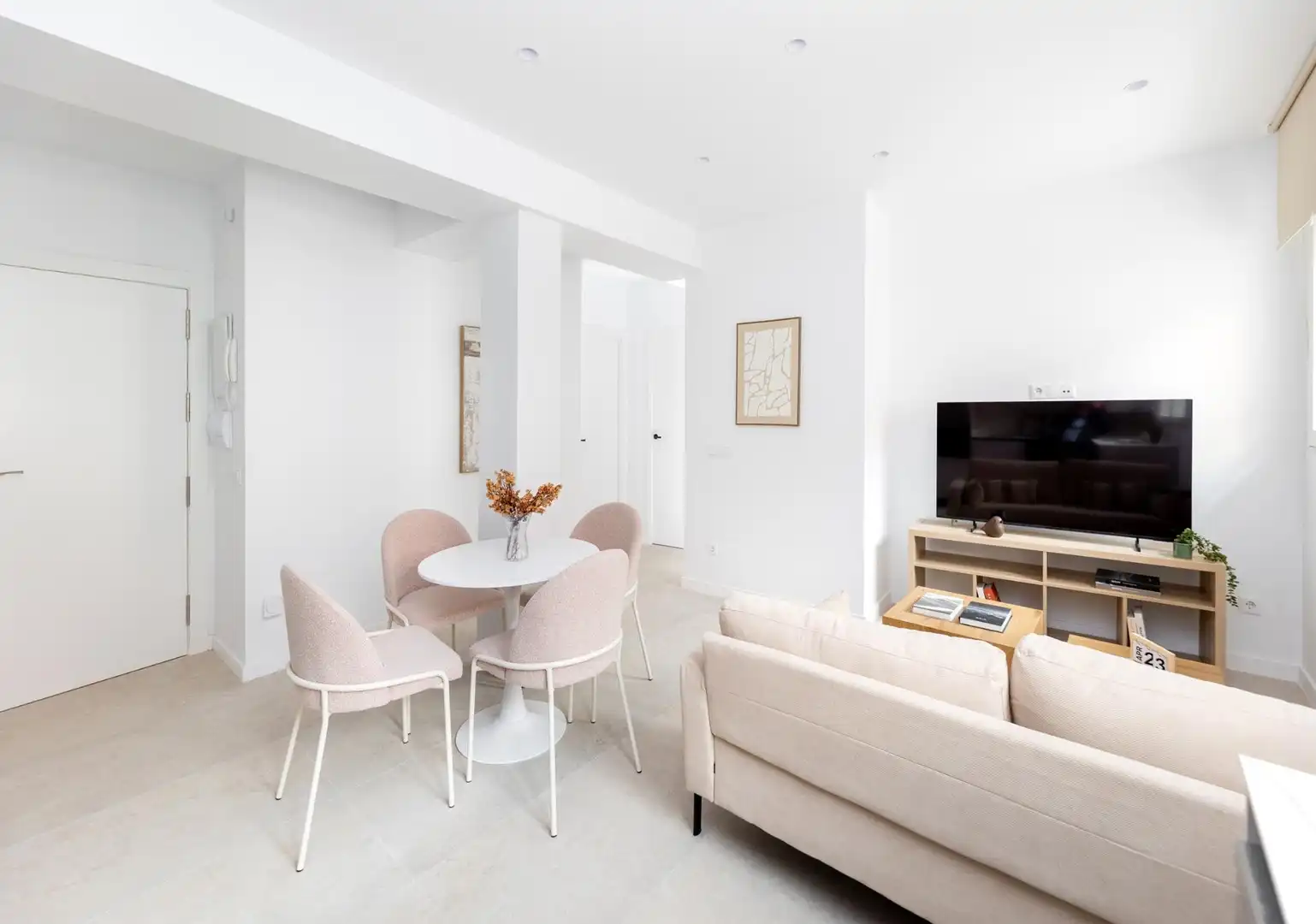 Living room of Apartments for sale in Granada  with Air Conditioner, Heating and Furnished