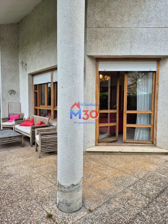 Vista exterior de Casa o xalet en venda en Miranda de Ebro amb Calefacció i Piscina