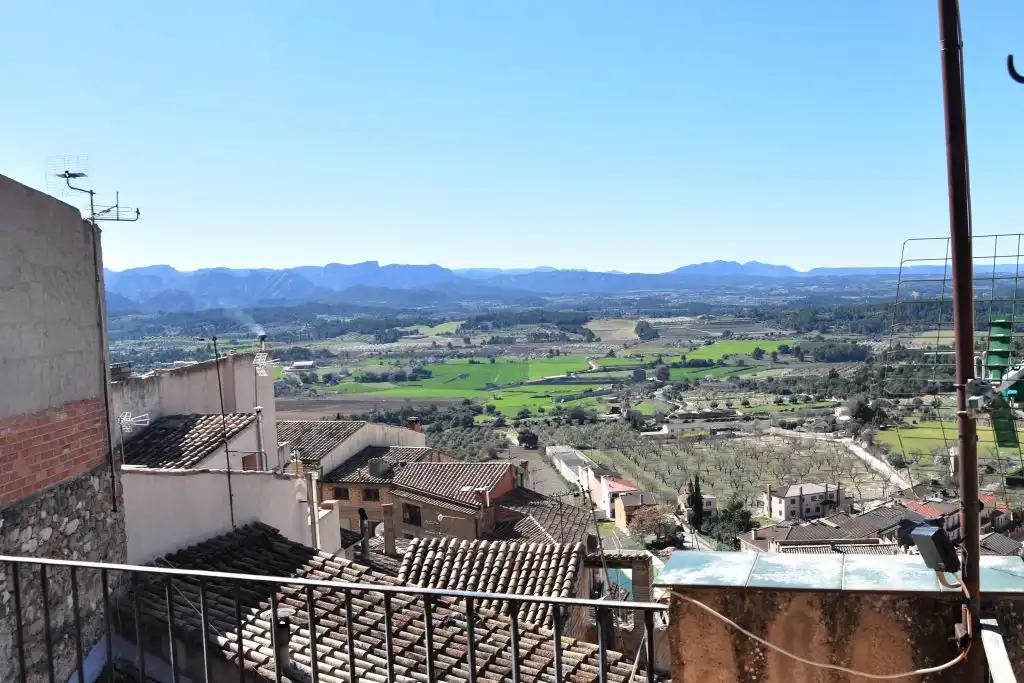 Vista exterior de Casa o xalet en venda en Horta de Sant Joan amb Jardí privat, Terrassa i Moblat