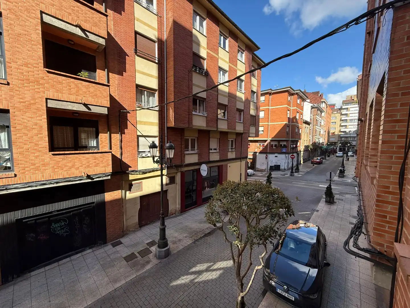 Außenansicht von Wohnung zum Verkauf in Oviedo  mit Heizung, Terrasse und Abstellraum