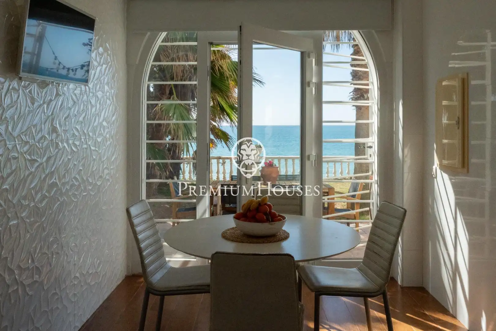 Dining room of Houses for sale in Vilanova i la Geltrú  with Air Conditioner, Heating and Private garden