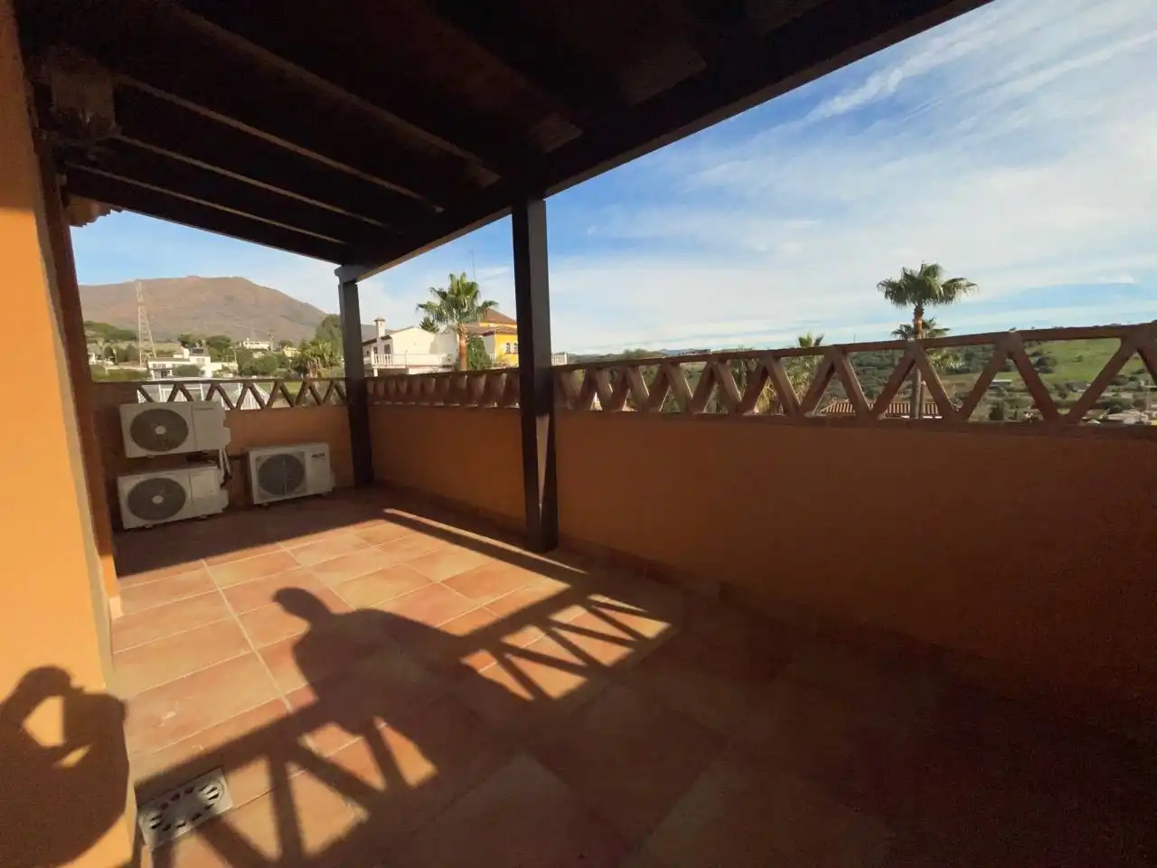 Terrassa de Finca rústica en venda en Estepona amb Aire condicionat, Calefacció i Jardí privat