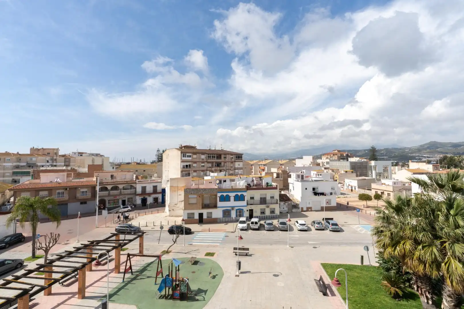 Vista exterior de Piso en venta en Motril con Trastero y Balcón