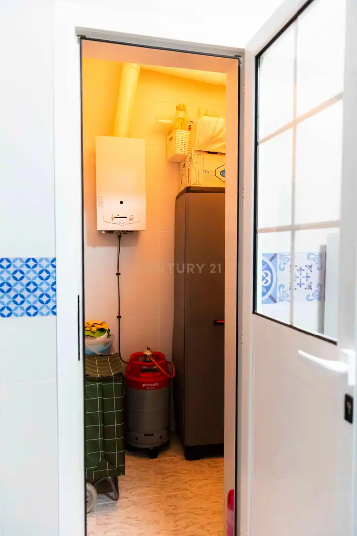 Wohnung zum Verkauf in Campillos mit Klimaanlage, Privatgarten und Gemeinschaftspool