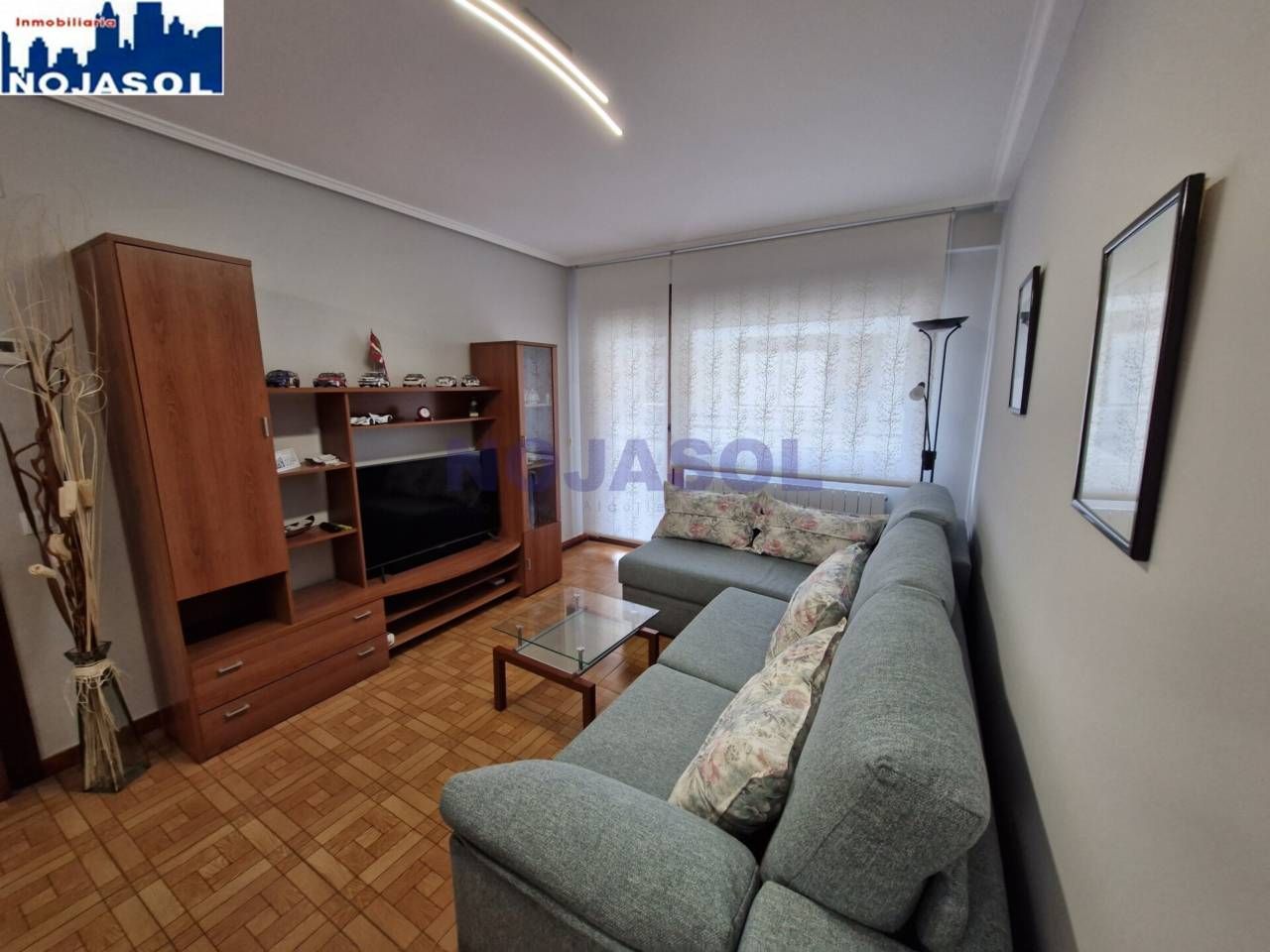 Sala d'estar de Apartament en venda en Noja amb Calefacció, Terrassa i Moblat