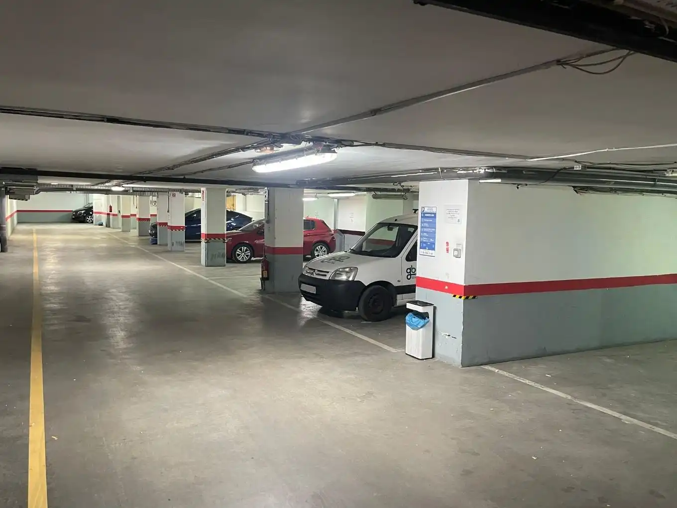 Parking of Garage for rent in Madrid  with Alarm