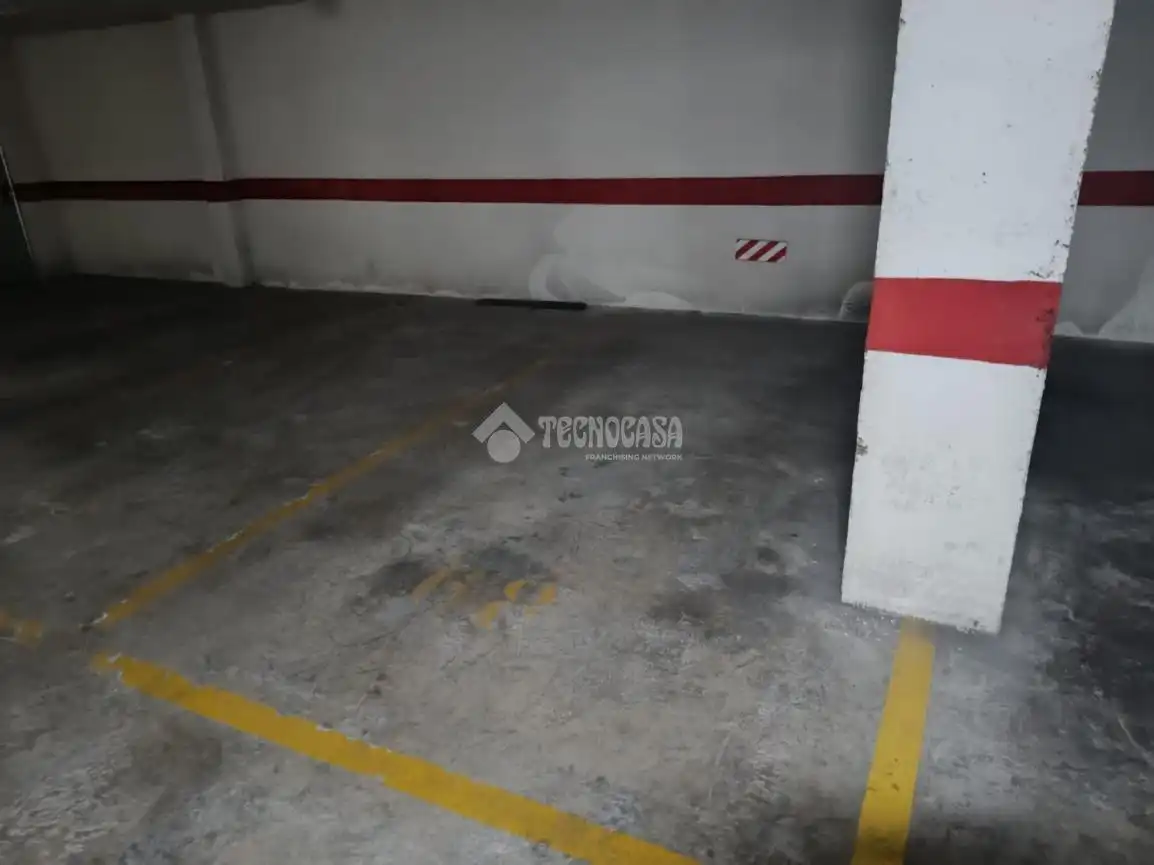 Aparcament amb ascensor en venda a Cerro - Amate, imagen 3