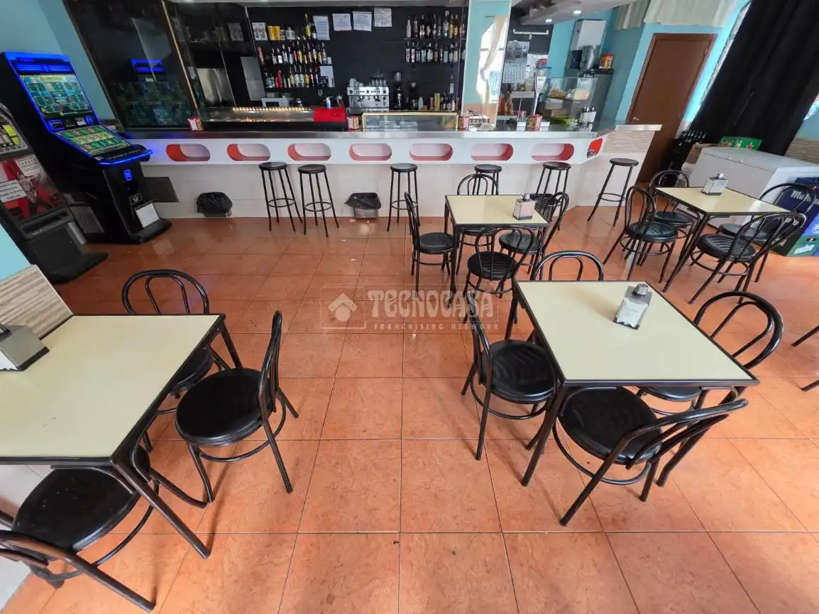 Local de lloguer en Fuenlabrada amb Aire condicionat