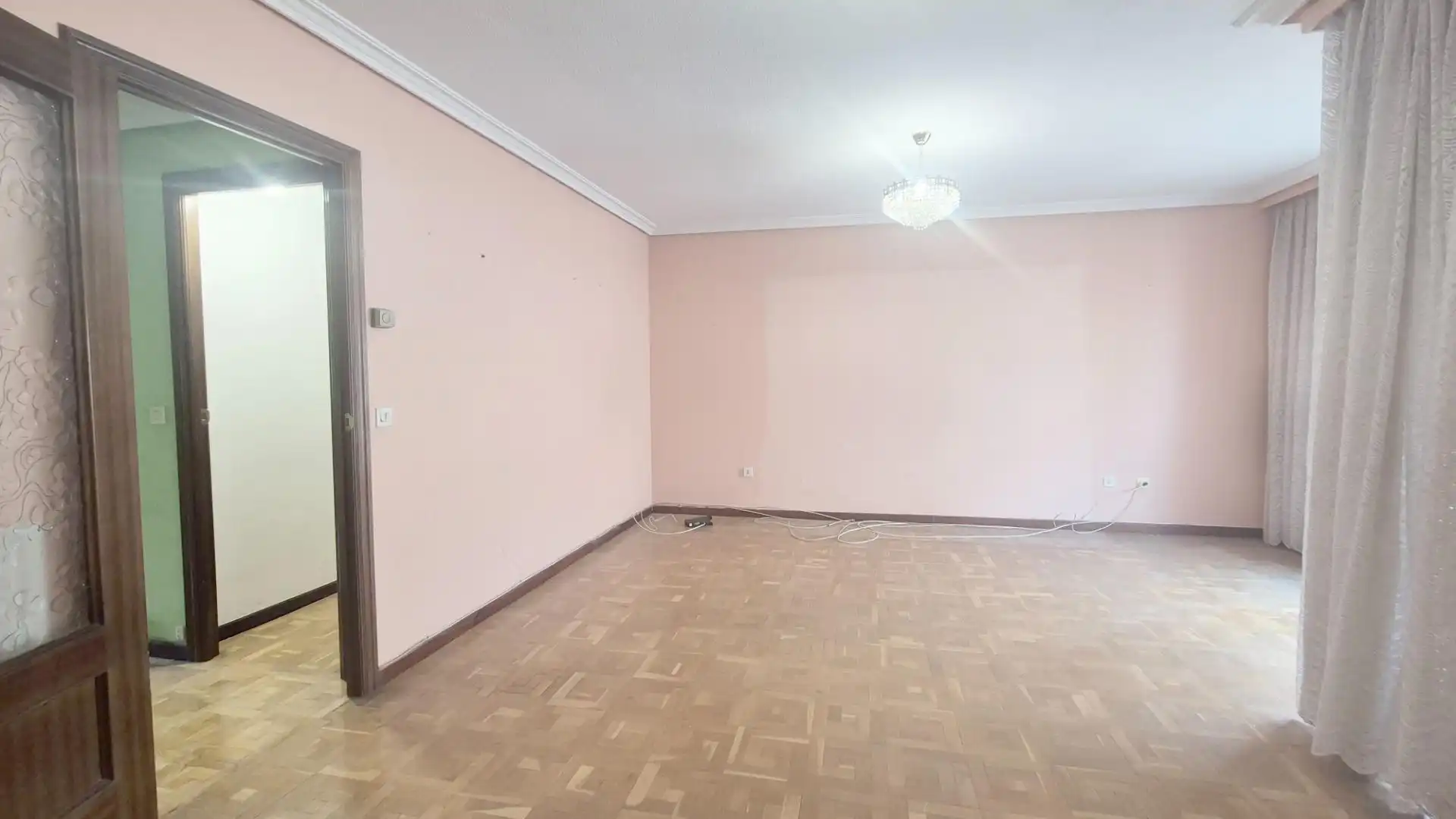 Sala d'estar de Pis en venda en Salamanca amb Calefacció