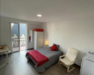 Dormitori de Pis per a compartir en  Santa Cruz de Tenerife Capital amb Balcó