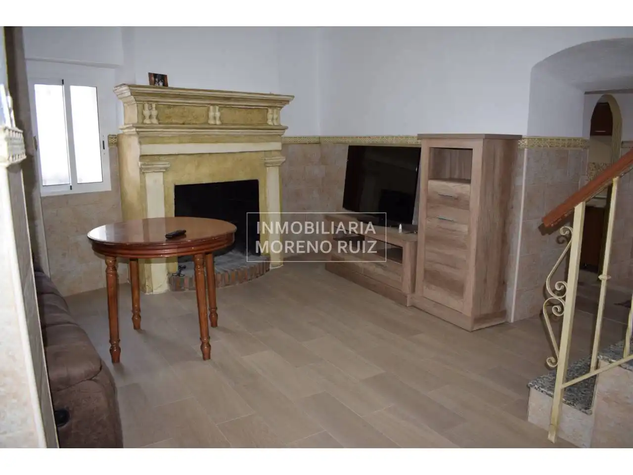 CASA CON PATIO Y COCHERA., Bild 2