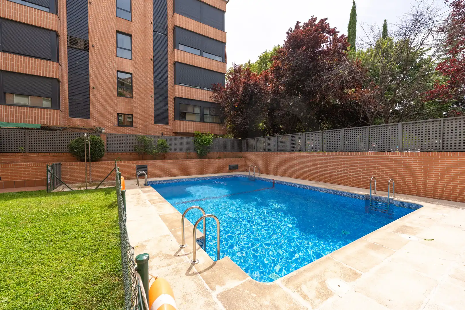 Piscina de Dúplex en venta en Torrejón de Ardoz con Calefacción, Terraza y Piscina