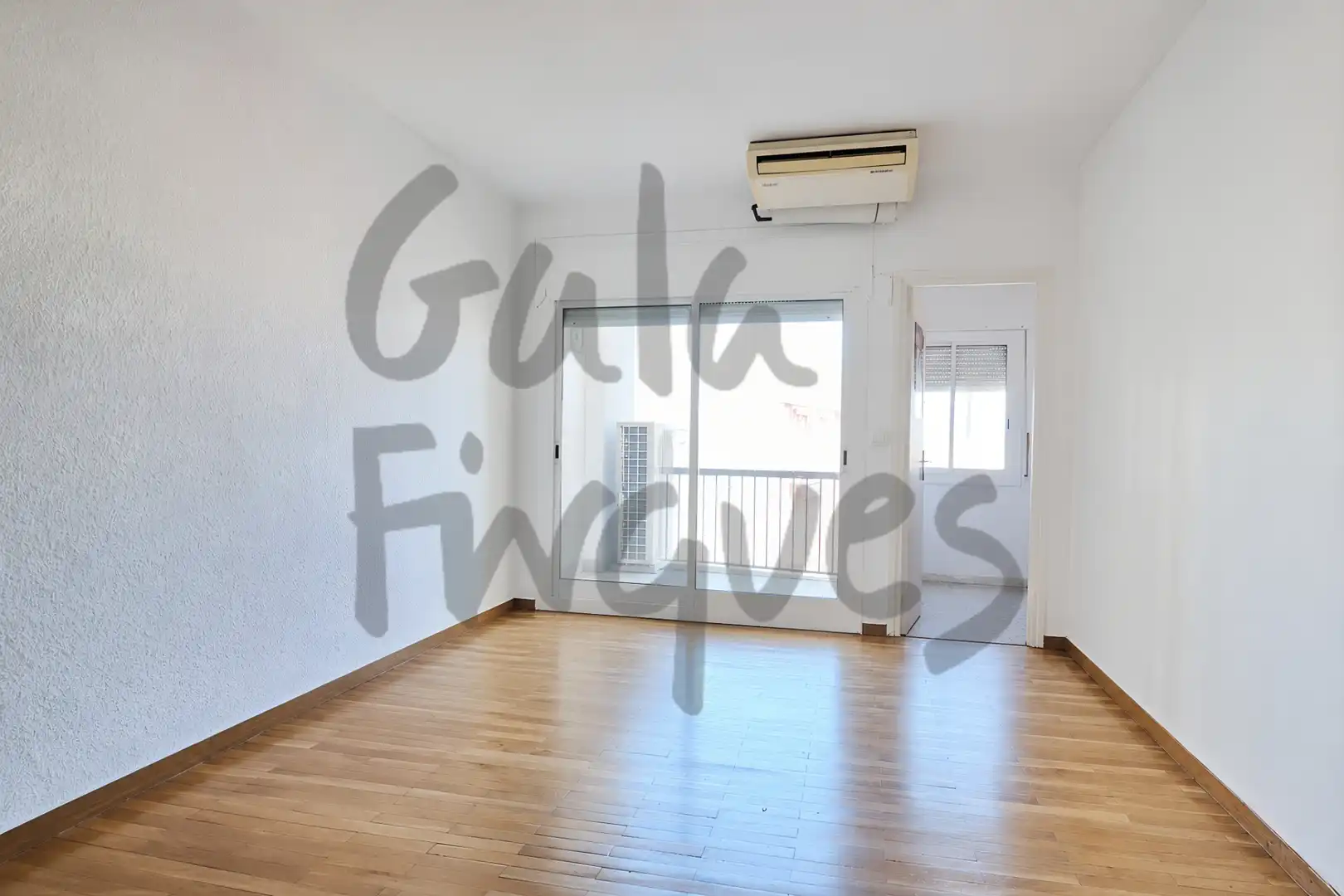 Living room of Flat for sale in Barcelona  with Air Conditioner and Balcony