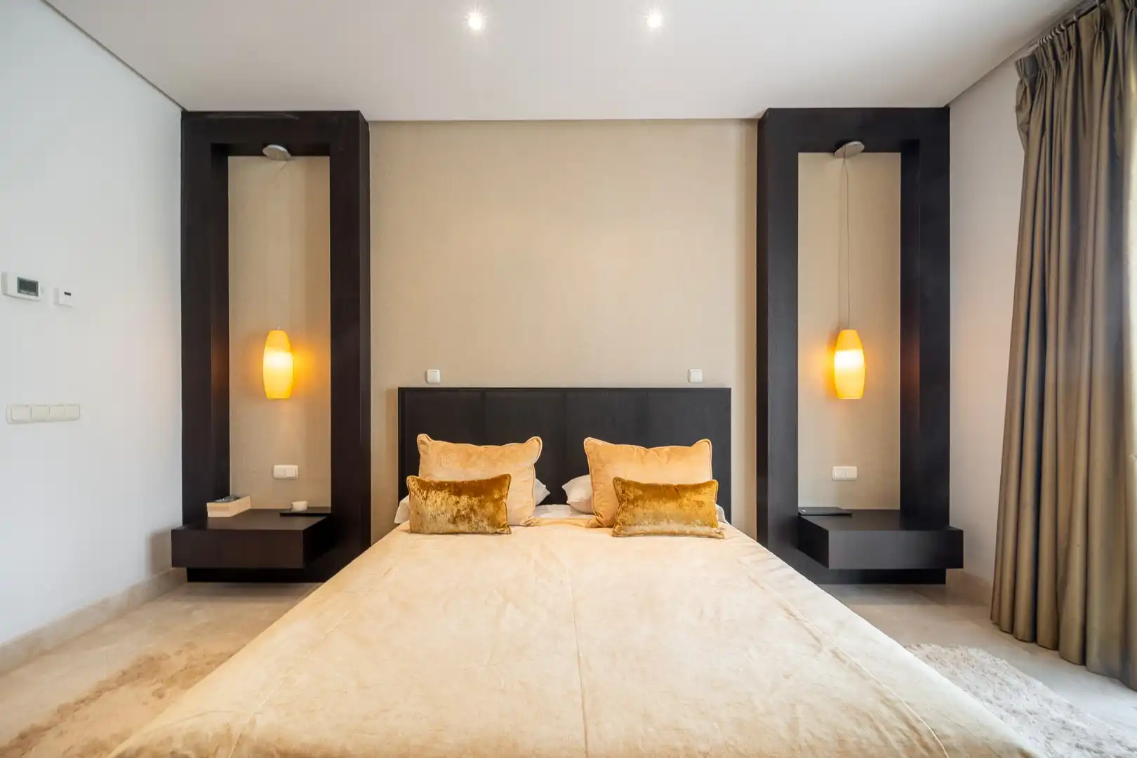 Dormitori de Apartament en venda en Marbella amb Aire condicionat, Calefacció i Terrassa