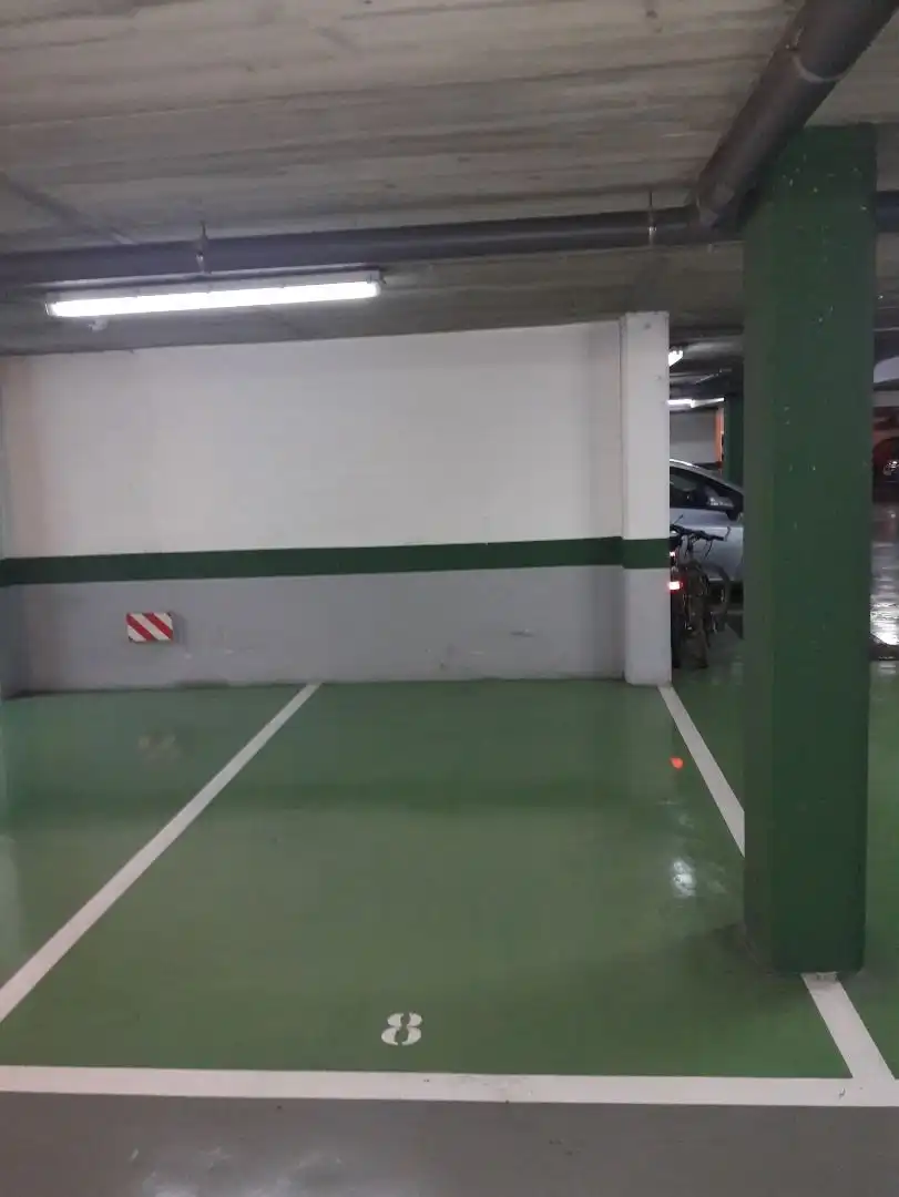 Garaje de alquiler en Carrer de Girona, 164, Dreta de l'Eixample
