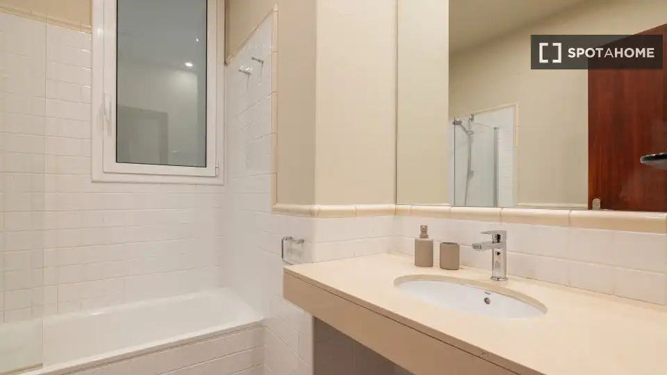 Flat with terrace to rent in Eixample, imagen 2