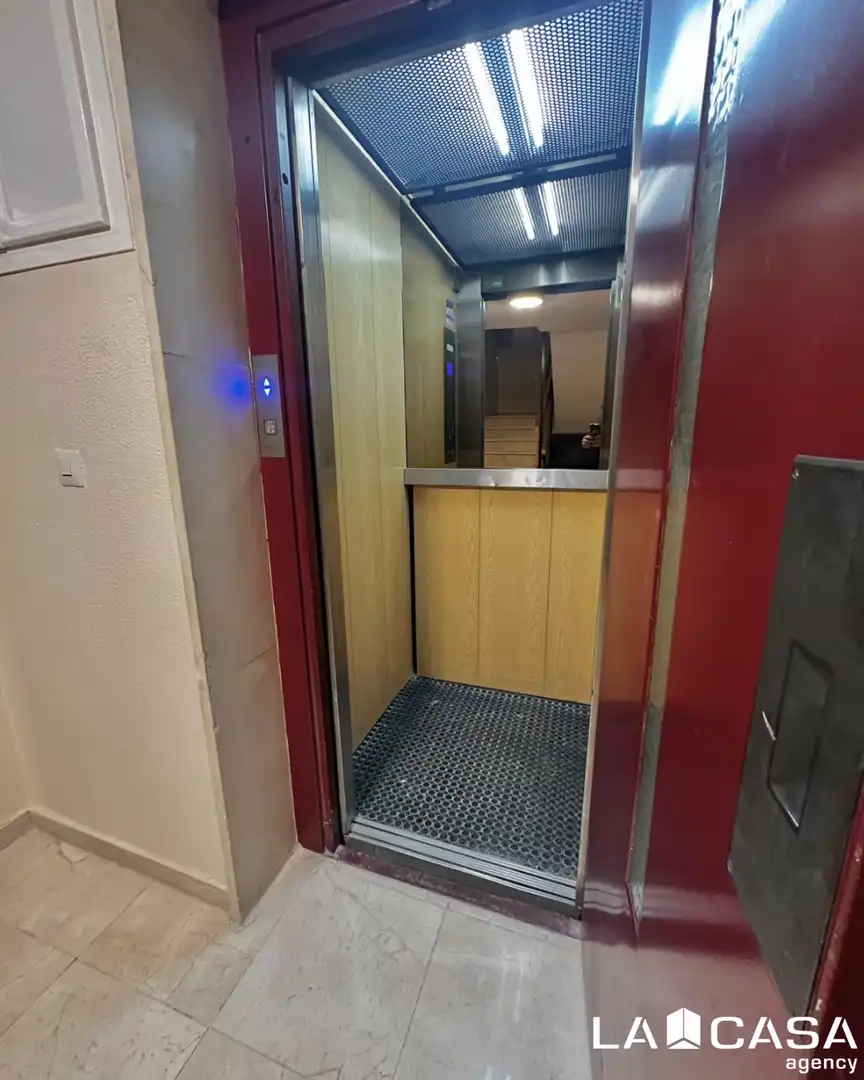 Piso en venta en Sevilla con Balcón