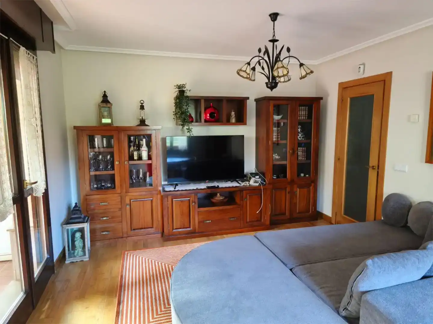 Sala d'estar de Pis en venda en Llanes amb Jardí privat, Traster i Moblat