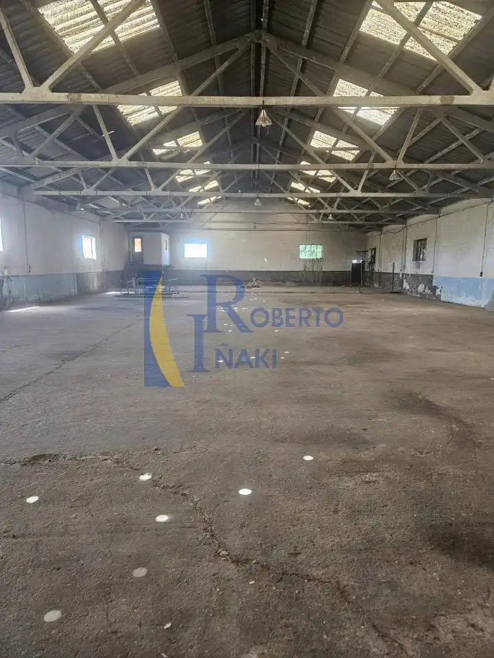 Aparcament de Nau industrial en venda en Villamañán