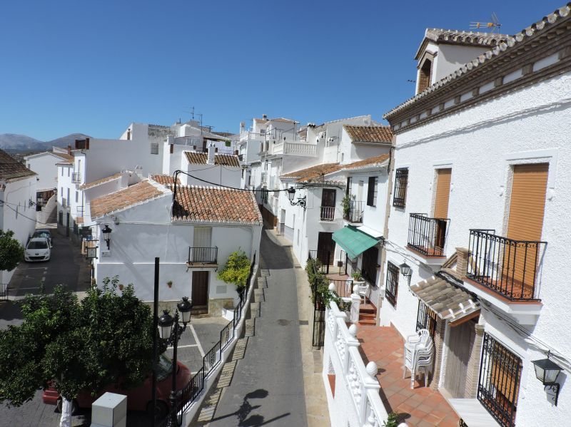 Vista exterior de Casa o xalet en venda en Alcaucín amb Terrassa i Balcó