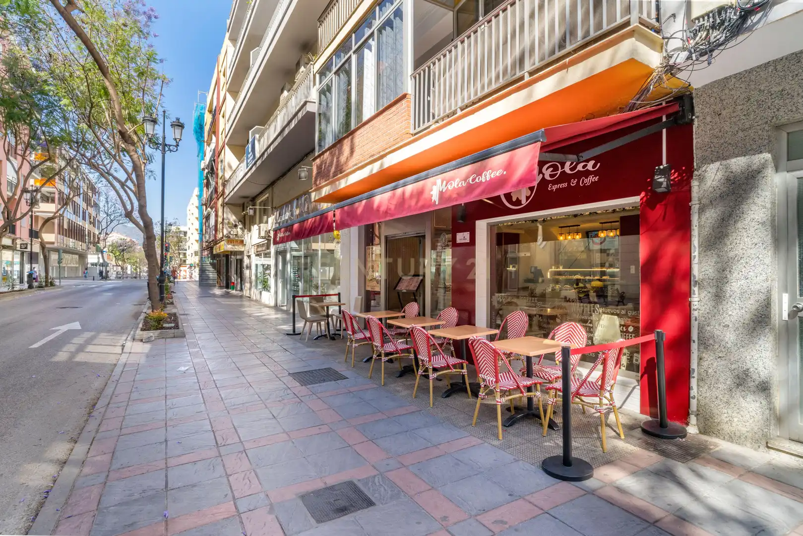 Vista exterior de Local en venda en Fuengirola amb Aire condicionat