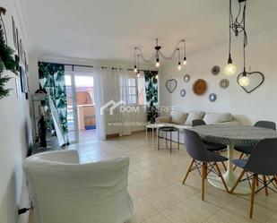 Sala d'estar de Pis de lloguer en Arona amb Terrassa, Piscina i Moblat