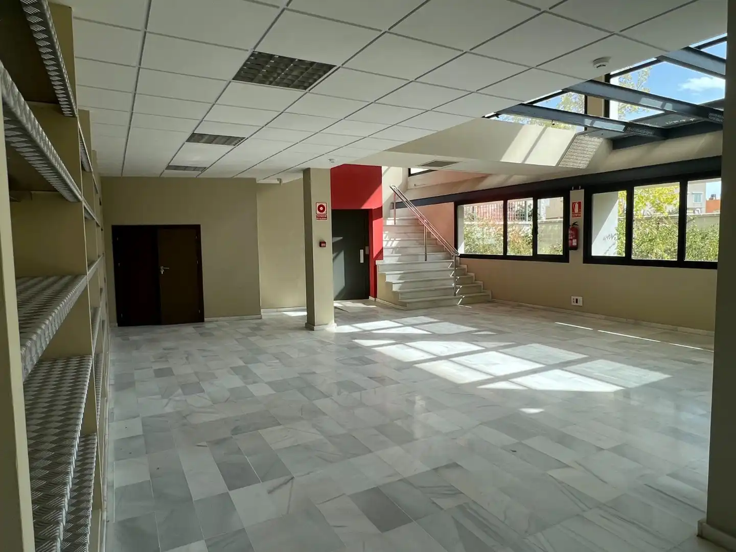 Gebäude zur Miete in Mairena del Aljarafe