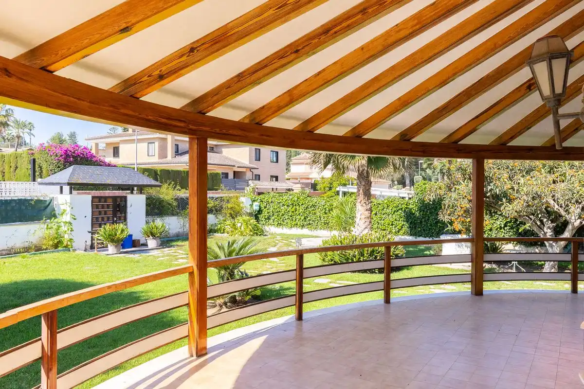 Terrassa de Casa o xalet en venda en L'Eliana amb Aire condicionat, Calefacció i Piscina