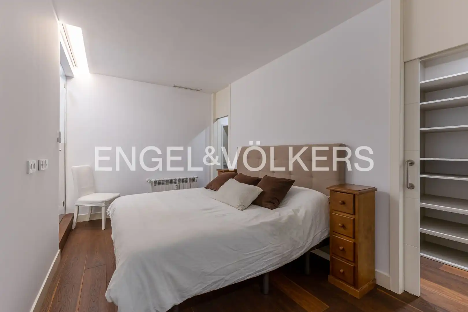 Schlafzimmer von Erdgeschoss zur Miete in Madrid mit Klimaanlage, Heizung und Parkett