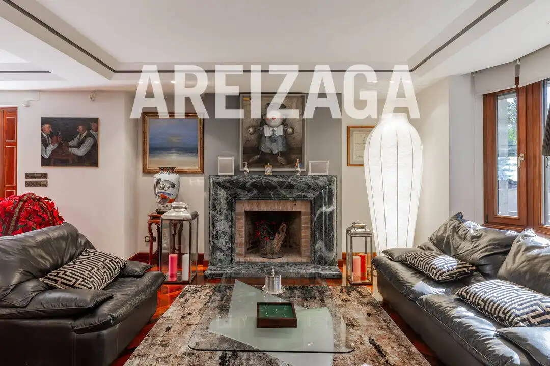 Sala d'estar de Casa o xalet en venda en Donostia - San Sebastián  amb Aire condicionat, Calefacció i Terrassa