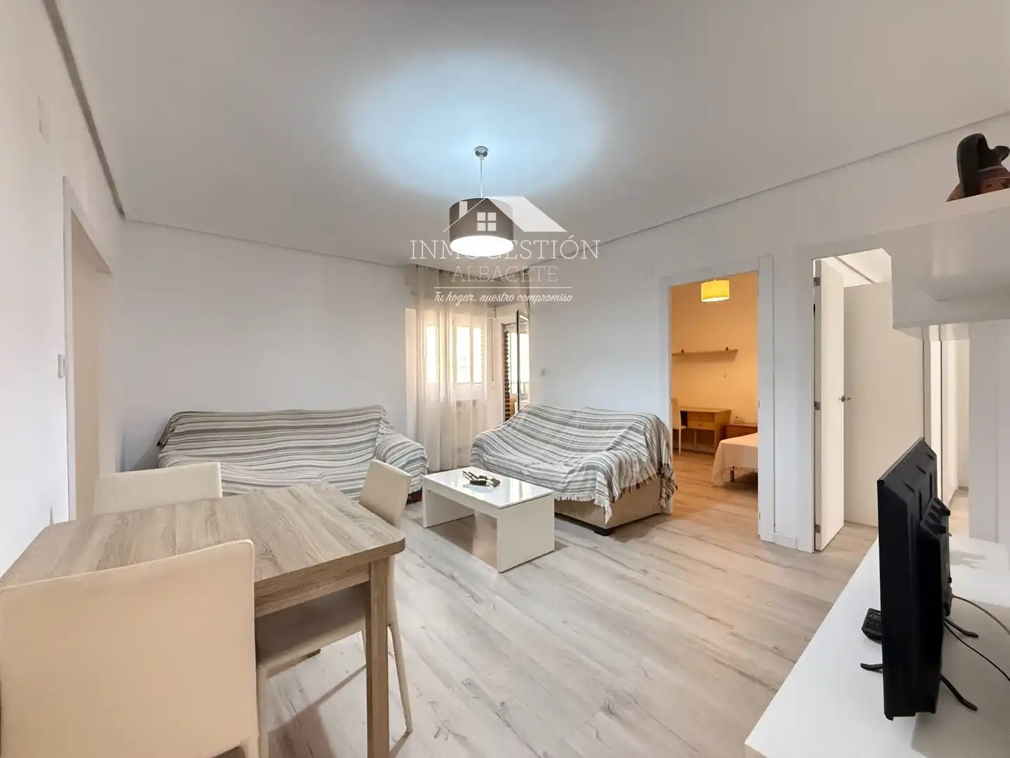 Sala d'estar de Pis en venda en Albacete amb Calefacció, Terrassa i Moblat