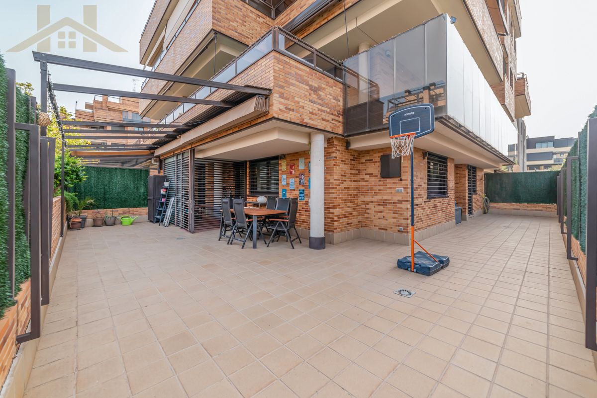 Terraza de Piso en venta en Pinto con Aire acondicionado, Calefacción y Jardín privado