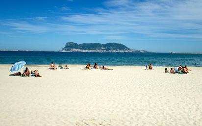 Vista exterior de Casa o xalet en venda en Algeciras amb Aire condicionat, Terrassa i Piscina