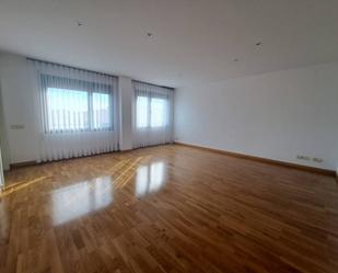 Living room of Flat to rent in Sabadell  with Air Conditioner, Private garden and Parquet flooring