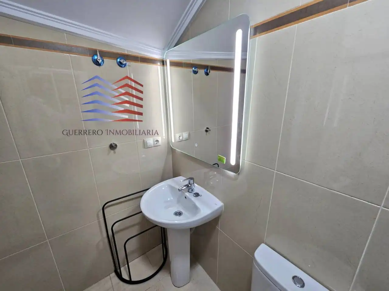 Badezimmer von Maisonette zur Miete in Ourense Capital  mit Heizung, Parkett und Möbliert
