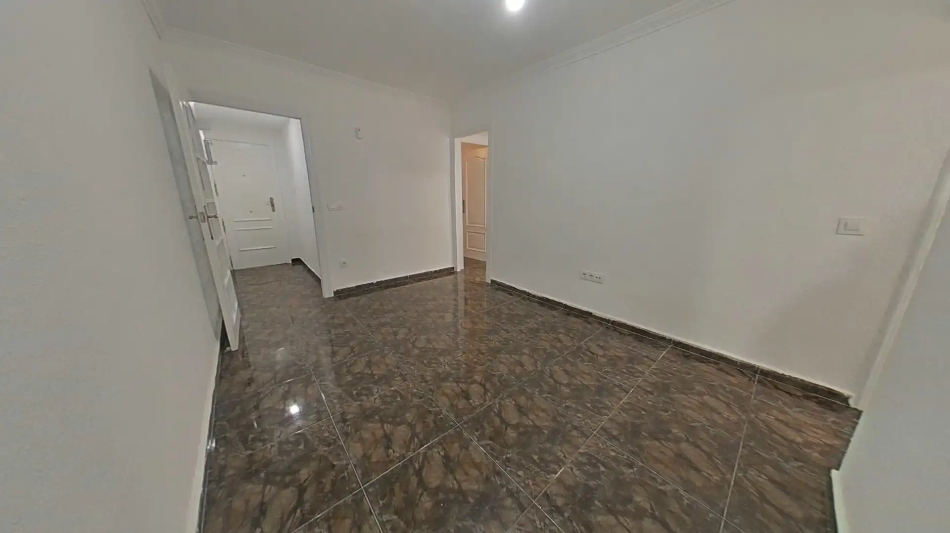 Piso en venta en L'Hospitalet de Llobregat con Calefacción y Amueblado