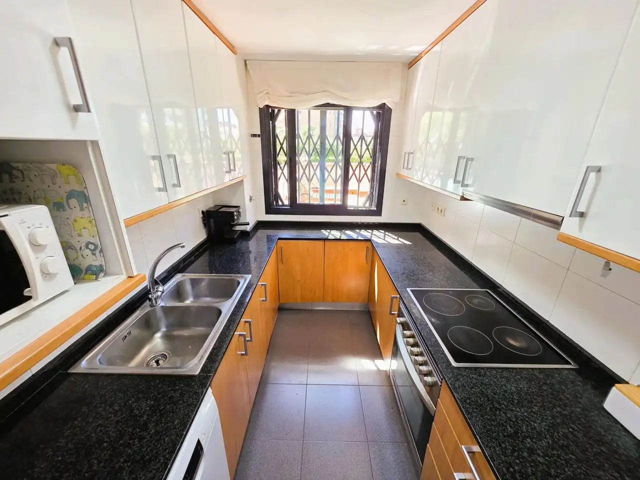 Kitchen of Ground floor for sale in Castelldefels  with Air Conditioner, Terrace and Storage room
