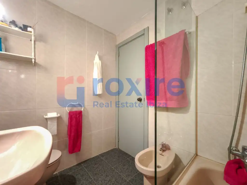 Bathroom of Apartments for rent in Sant Josep de sa Talaia  with Air Conditioner, Furnished and Washing machine