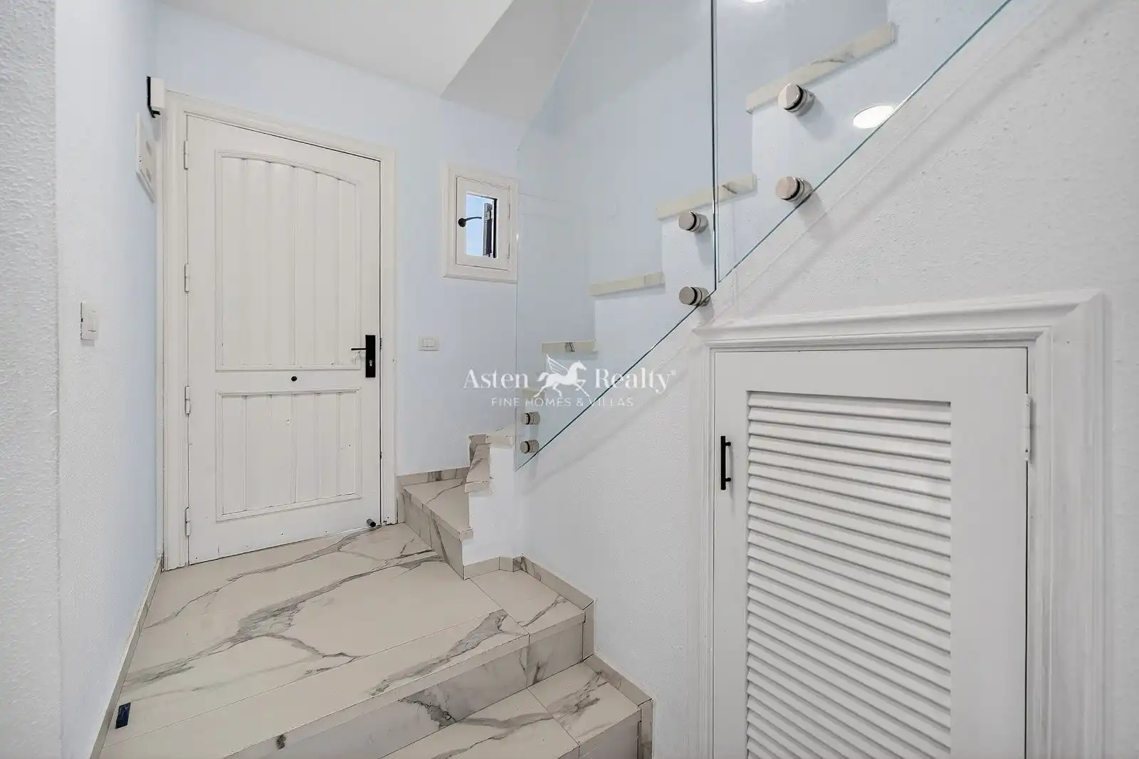 Casa adosada en venta en Arona con Terraza, Piscina y Amueblado