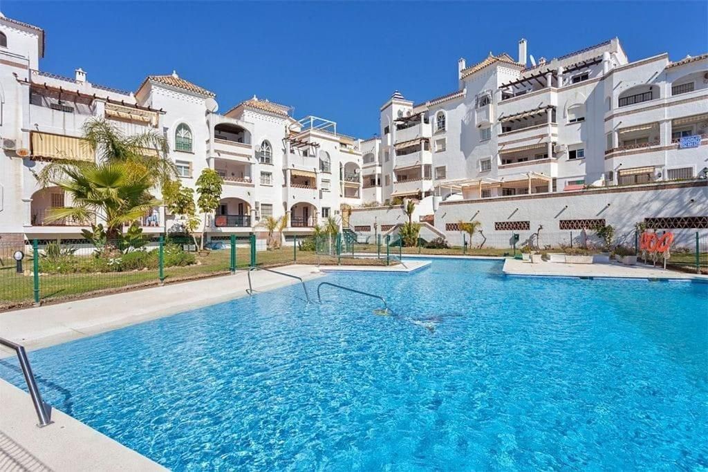 Exterior view of Apartment for sale in Benalmádena  with Terrace and Community pool