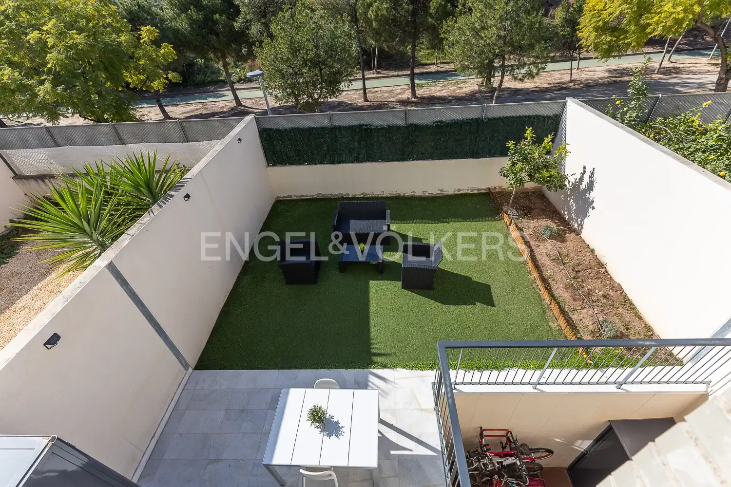 Terrassa de Casa o xalet en venda en Paterna amb Aire condicionat, Calefacció i Jardí privat