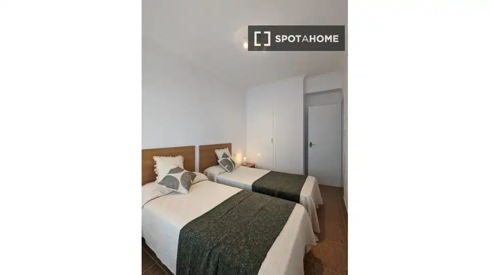 Habitación de Piso de alquiler en Cullera con Aire acondicionado, Calefacción y Amueblado